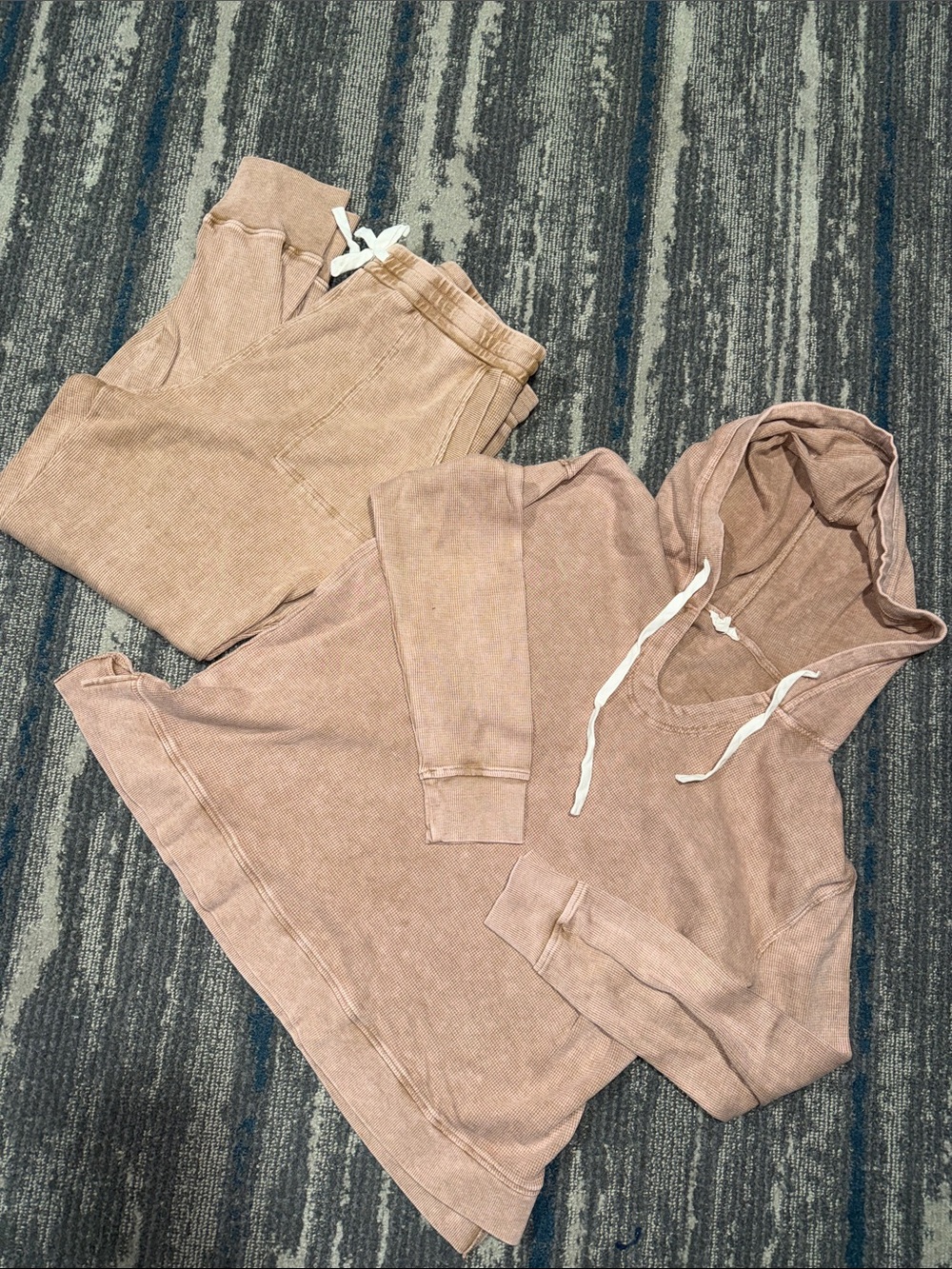 Size XL Jane & Dalancey Soft Thermal Mineral Washed Hoodie & Jogger set. Cute